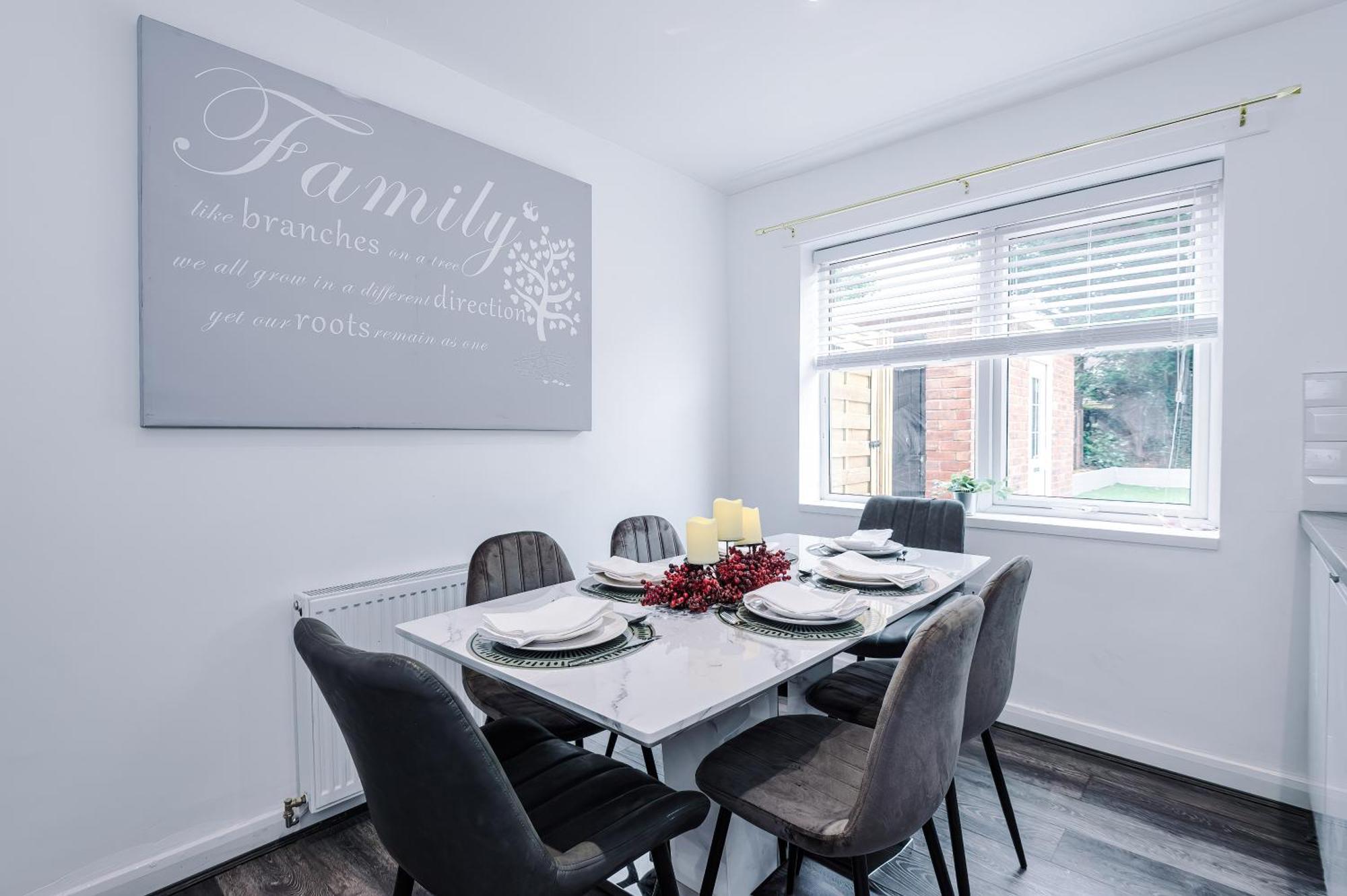 Comfort Place - 3 Bedroom House In Chester - Sleeps 6 Екстер'єр фото