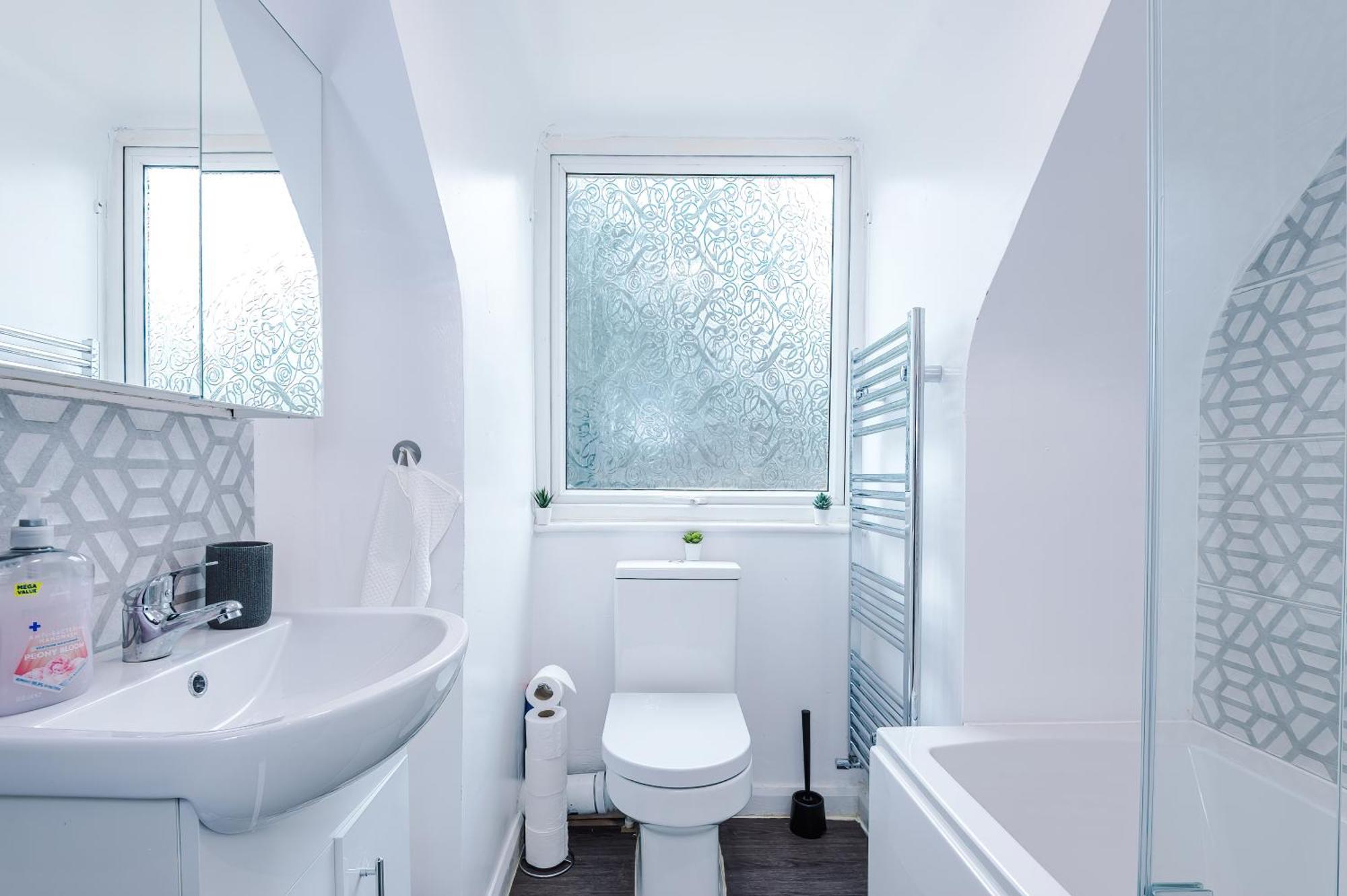 Comfort Place - 3 Bedroom House In Chester - Sleeps 6 Екстер'єр фото